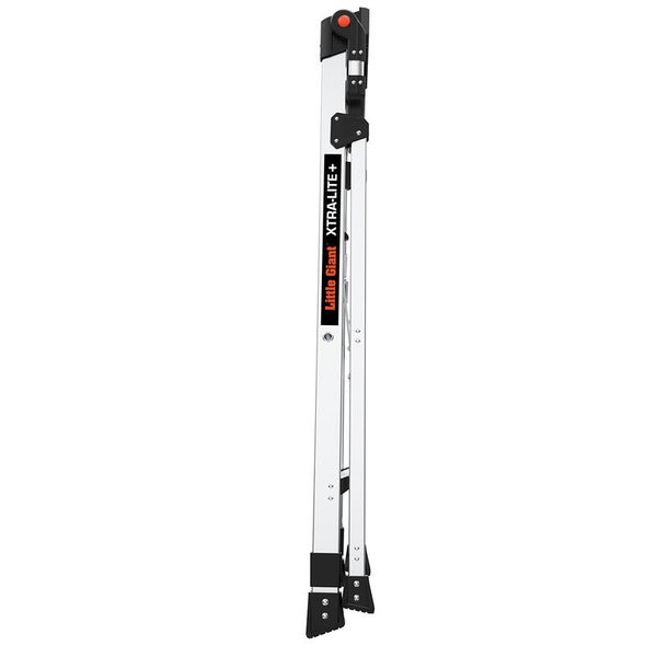 Zusammengeklappte Little Giant XTRA-LITE Plus Aluminium Gelenk- und Mehrzweckleiter in Seitenansicht