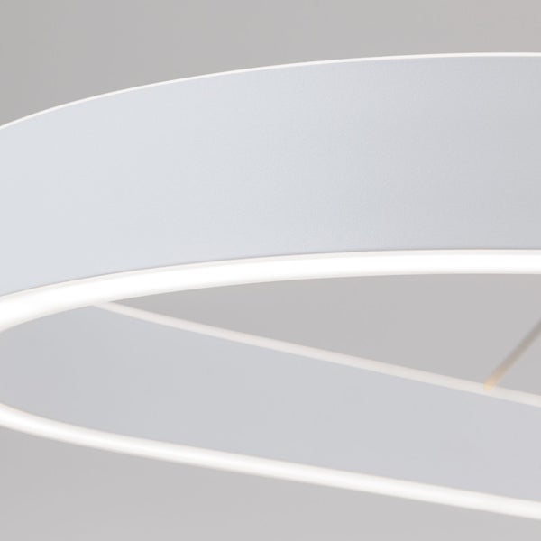 Moderne runde LED Deckenleuchte mit schlichtem Design und Ringstruktur
