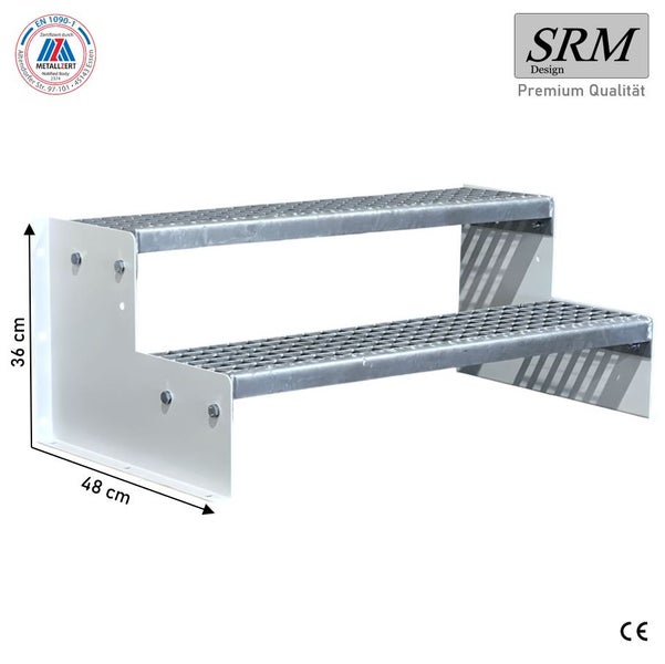 Stahltreppe mit 2 Gitterroststufen, zertifiziert nach EN 1090-1, Höhe 36 Zentimeter, Tiefe 48 Zentimeter, SRM Design Logo, CE-Kennzeichnung.