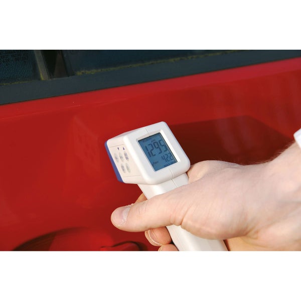 Schwarzer Werkzeugkoffer von Knipex mit Tragegurt