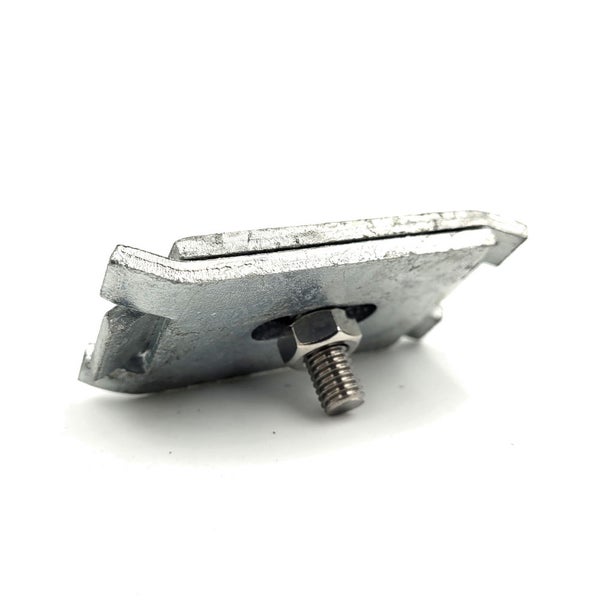 Metallbefestigung mit Schraube