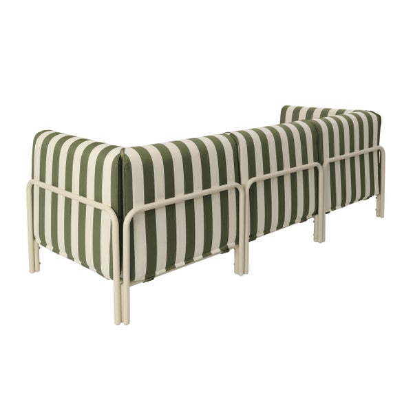 Dreisitzer-Gartensofa mit gestreiften Polstern und Metallgestell in der Rückansicht.