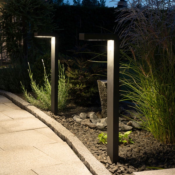 Hängende Leuchtkugel mit Aufhängevorrichtung