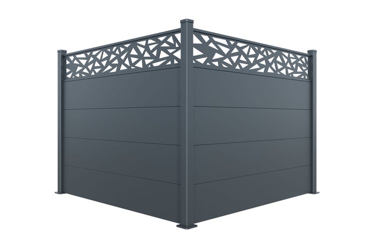 Moderne Sichtschutzwand aus Metall mit dekorativem Gitterelement als Ecklösung für den Gartenbereich
