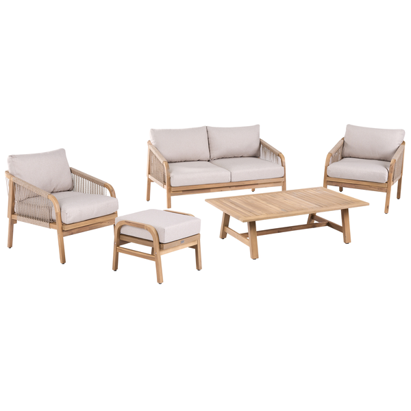 Fünfteiliges Gartenmöbel-Set aus Holz mit Seilbespannung, bestehend aus einem Zweisitzer-Sofa, zwei Sesseln, einem Hocker und einem Couchtisch.