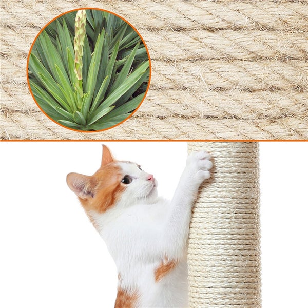 Katze kratzt an Kratzbaum mit Sisal-Oberfläche