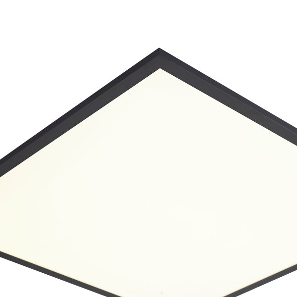 Quadratisches LED-Panel mit schwarzem Rahmen für die Decke.