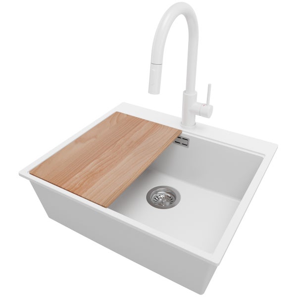 Küchenspüle mit Schneidebrett und Armatur