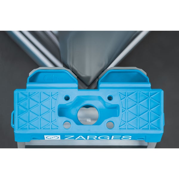 Detailansicht der Zarges Stehleiterplattform