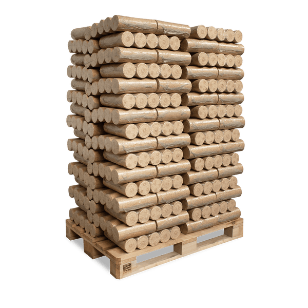 Holzbriketts rund auf einer Palette gestapelt, einzeln in Kunststofffolie verpackt.