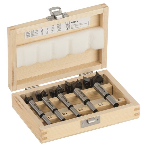 Forstnerbohrer Set von Bosch in einer Holzbox mit Größenangaben.
