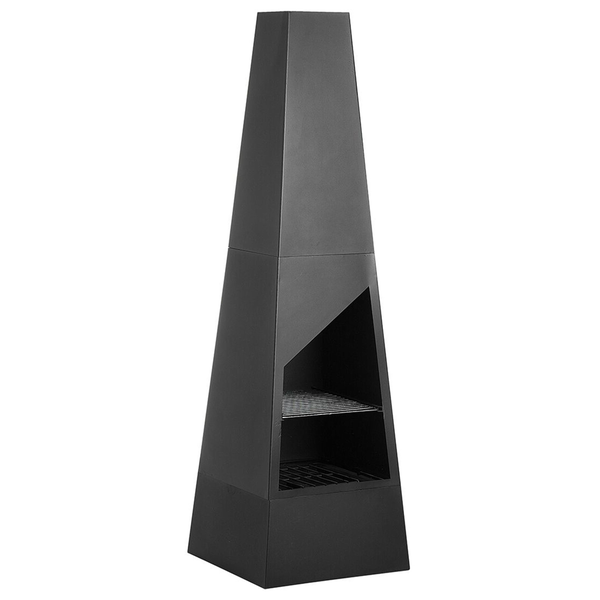 Schwarzer Gartenkamin in Pyramidenform aus Metall mit offener Brennkammer und integriertem Rost.