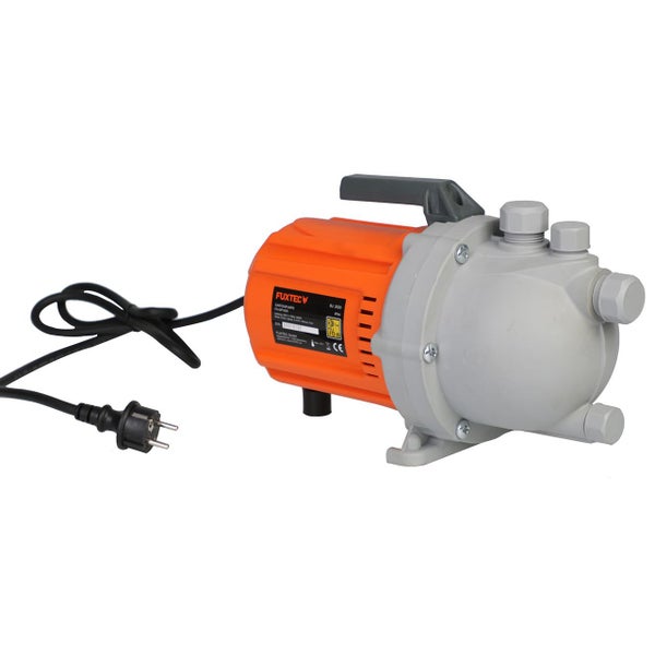 Fuxtec Gartenpumpe aus Kunststoff in Orange und Grau mit Tragegriff und Netzkabel.