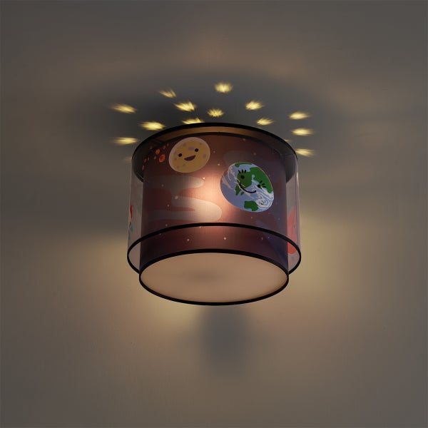 Kinderzimmer-Deckenleuchte mit Weltraum-Motiv, Abbildungen von Erde und Mond mit Gesichtern, Sternenprojektion an der Decke.