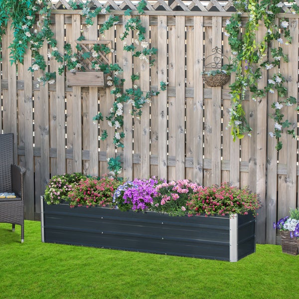 Hochbeet aus Metall mit Blumen bepflanzt, im Hintergrund eine Steinmauer. Außerdem sind Symbole für leichte Montage, Robustheit, Wartungsarm und Rostbeständigkeit abgebildet.