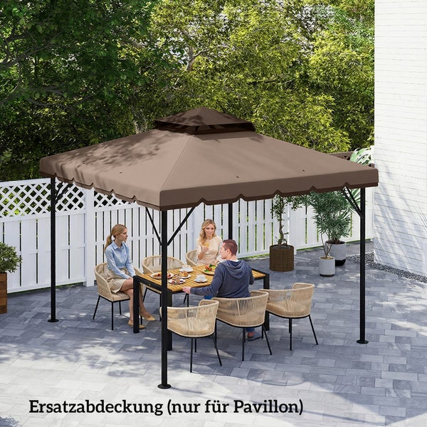 Braune Ersatzabdeckung für einen quadratischen Pavillon, montiert auf einem Metallgestell über einer Terrasse mit Personen an einem Tisch.