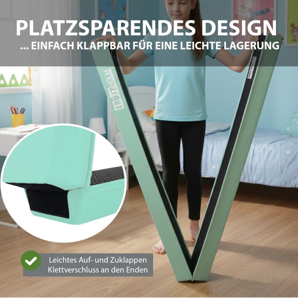 Klappbarer Schwebebalken für Kinder aus EVA-Schaum von Trutzholm in einem hellen Kinderzimmer.