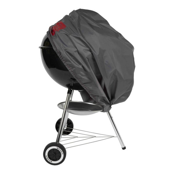 Weber Holzkohlegrill mit grauer Abdeckhaube, Kugelgrill auf drei Beinen mit Rollen und Ascheauffangschale.
