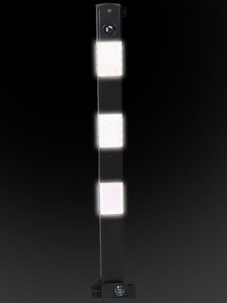 UvV Design Absperrpfosten Comfy 70x70mm klappbar Dreikant  Stahl feuerverzinkt Anthrazit pulverbeschichtet + Reflexfolie / Weiß