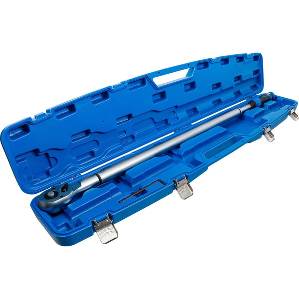 Drehmomentschlüssel mit Zubehör im Kunststoffkoffer