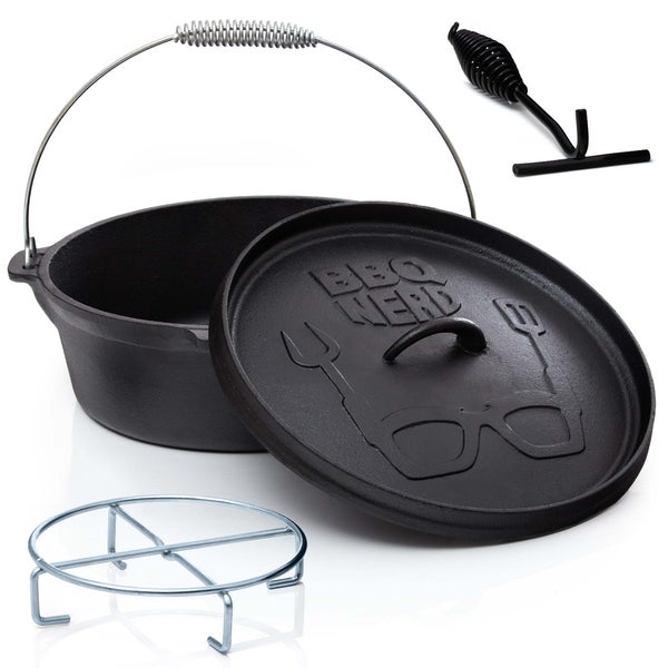 BBQ-Nerd Dutch Oven Starter 5,5L mit Ständer| bereits eingebrannt - preseasoned | Gusseisen Feuertopf, Bräter mit Deckel inkl. Deckelheber | Feuerfester Grill & Camping Kochtopf, Grilltopf