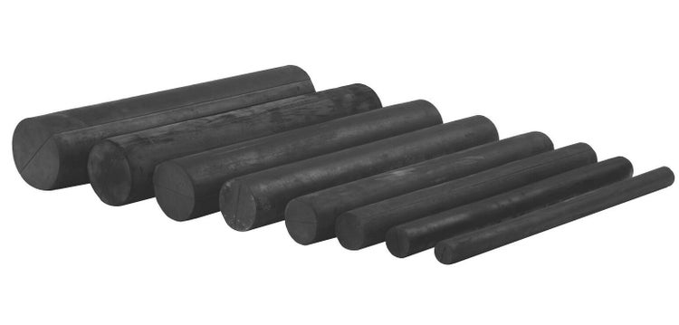 Set aus acht unterschiedlich dicken Rundstäben aus Kunststoff in zylindrischer Form für Heimwerkerprojekte