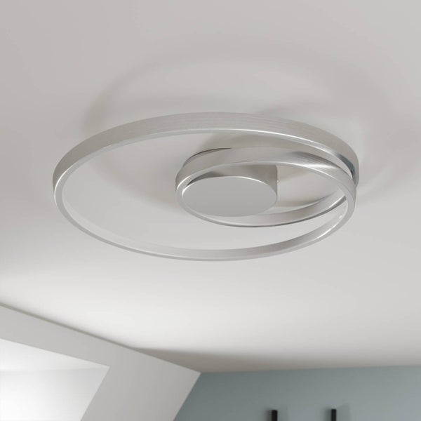 Deckenleuchte mit zwei kreisförmigen Ringen aus gebürstetem Metall.