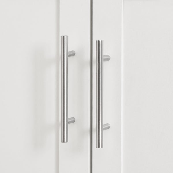 Schranktüren mit Stangengriffen