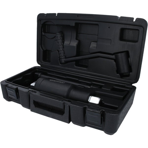 Werkzeugsatz in schwarzem Kunststoffkoffer