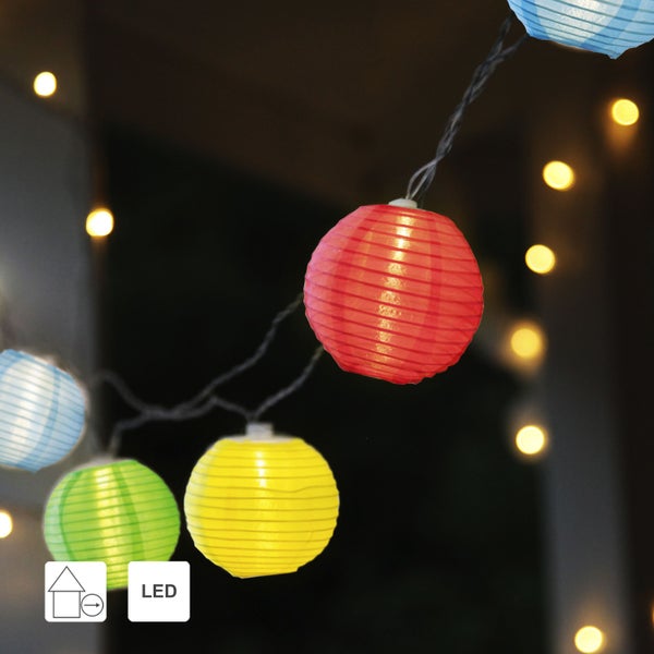 LED Lichterkette mit runden Papierlaternen für den Innenbereich