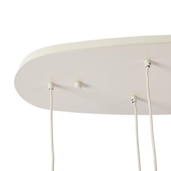 Detail einer Deckenleuchte mit Kabelaufhängung