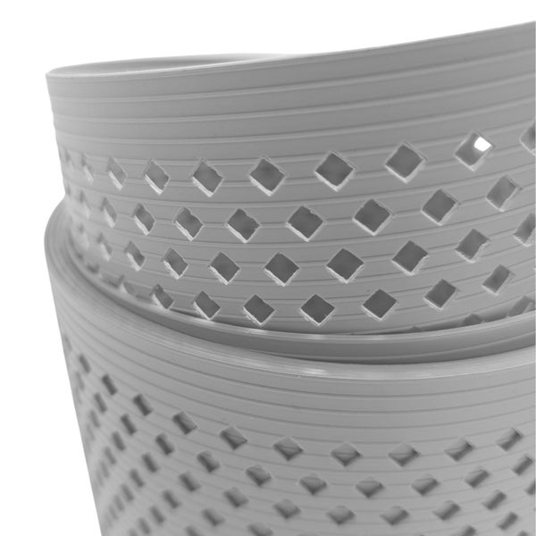 Detailaufnahme eines Kunststoff-Beetbandes mit Rautenmuster