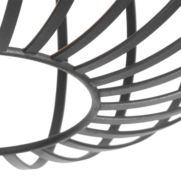 Detailansicht eines Lampenschirms aus Metallstreben