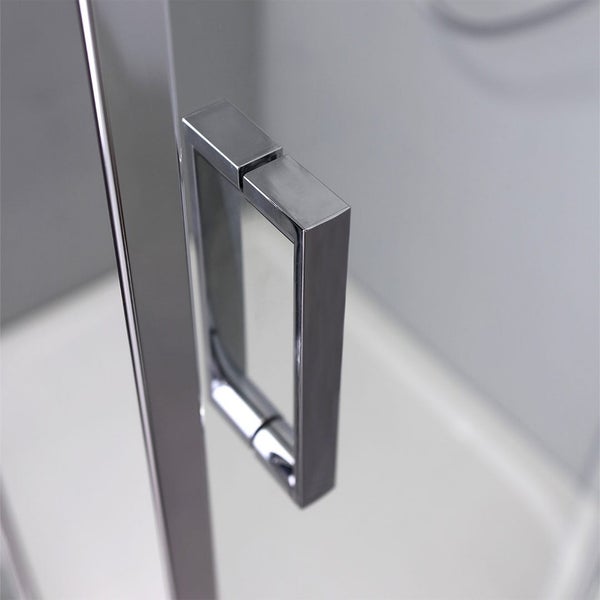 Detailansicht eines Duschkabinentürgriffs