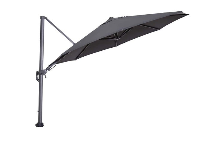 Grauer Ampelschirm mit Metallgestell und Kurbel für Garten und Terrasse.