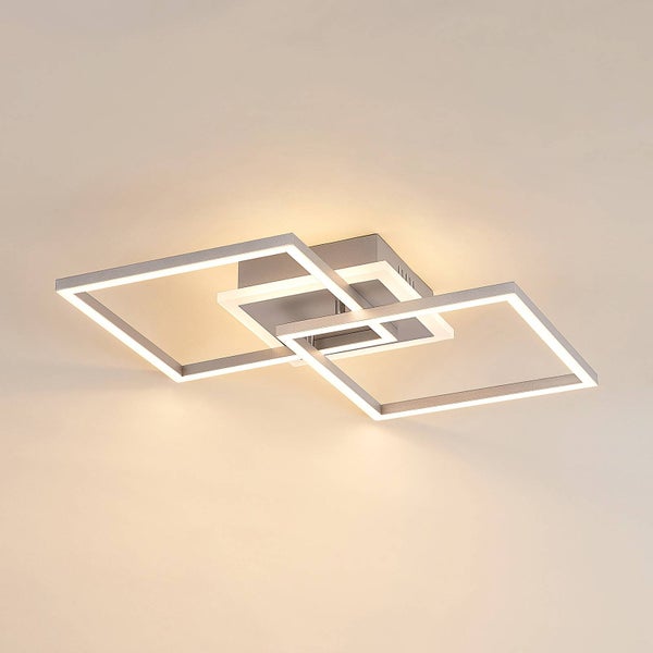 Moderne LED-Deckenleuchte mit drei überlappenden, quadratischen Metallrahmen in geometrischem Design.