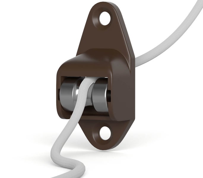 Rollladen Gurtführung mit braunem Gehäuse und weißem Gurtband