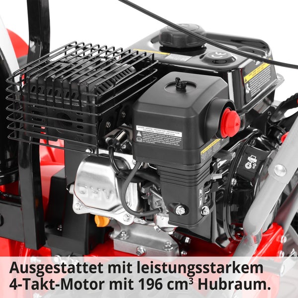 Detailansicht des 4-Takt Motors eines Schneefräse