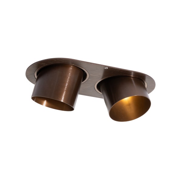 Zweiflammiger Deckenstrahler aus Metall in Bronze mit zwei zylindrischen Köpfen auf ovaler Basis.