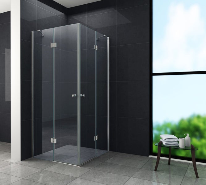 Eckdusche mit Klarglas in einem Badezimmer mit dunklen Fliesen