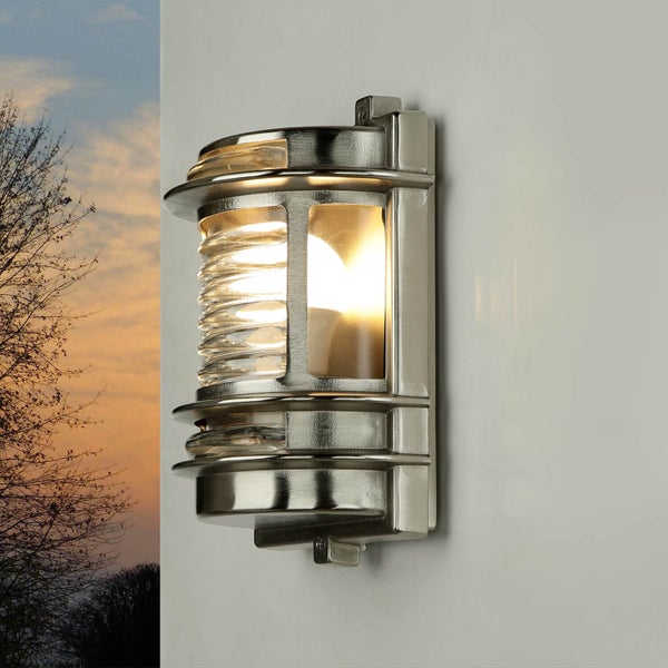 Wandleuchte aus Metall und Glas für den Außenbereich