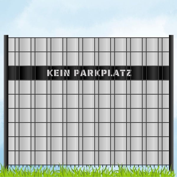Zaun mit dem Schriftzug Keine Parkfläche