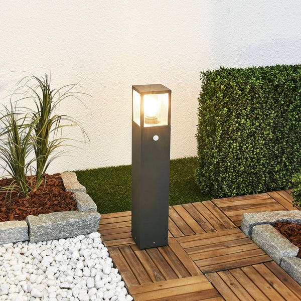 Lucande Wegeleuchte / Pollerleuchte mit Bewegungsmelder, spritzwassergeschützt IP54 Aussenleuchte 65 cm 1x E27 max. 15W ohne Leuchtmittel Außenleuchte