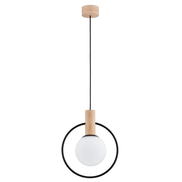 Moderne Pendelleuchte mit Holzelementen, schwarzem Metallring und runder Glaskugel als Leuchtmittel.