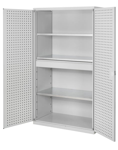 Offener Werkzeugschrank aus Metall mit Lochwänden an den Innenseiten der Türen, Fachböden und einer Schublade.