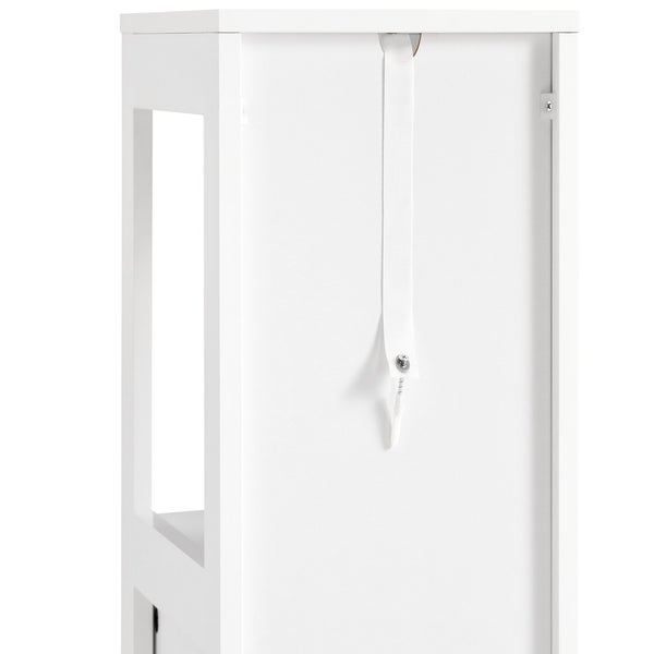 Detailansicht eines weißen Kinderturms mit einem weißen Haltegurt