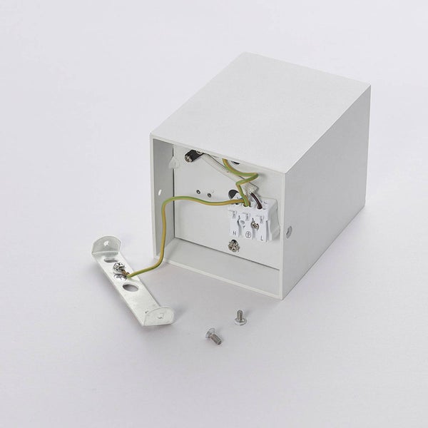 Aufbauleuchte mit Montageplatte und Schrauben