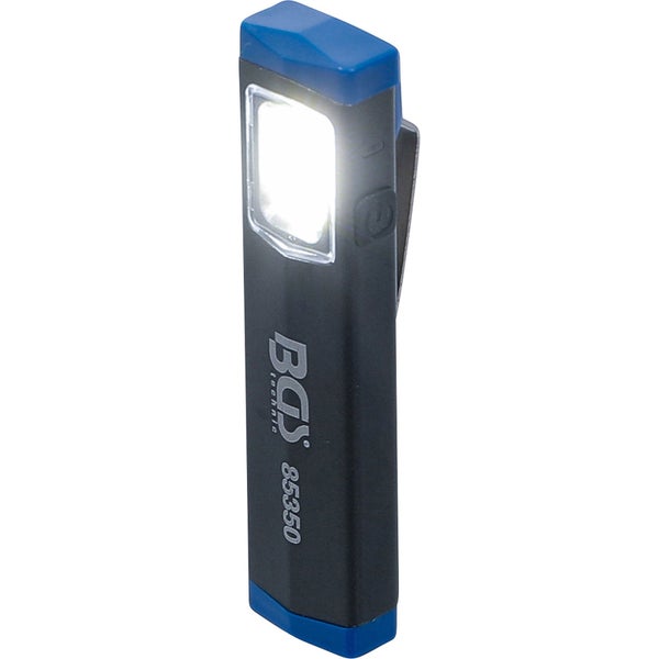 BGS Technic LED-Taschen-Arbeitsleuchte in Schwarz und Blau mit Halteclip und Einschaltknopf.
