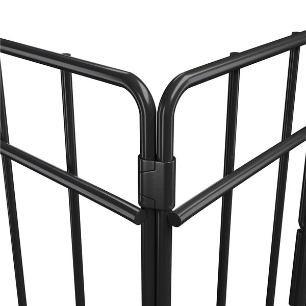 Detailansicht eines schwarzen Metall-Rollcontainers mit Gitterstruktur