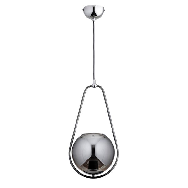 Moderne Pendelleuchte mit einer Glaskugel in einer geschwungenen Metallhalterung zur Deckenmontage